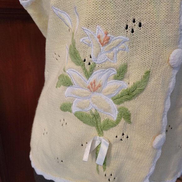 Mandala Bay Yellow Floral Embroidered Button-Up Knit Vest L/G Daffodils Womens - Picture 3 of 10